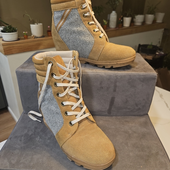 Serra Shoes - Serra Tan and Gray Lace Up Boots
